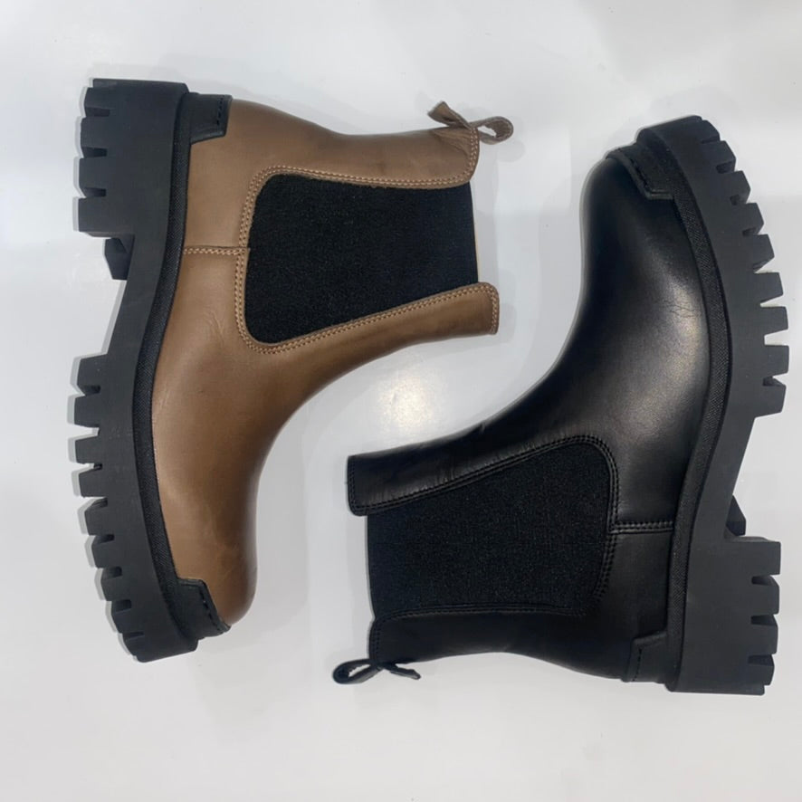ANKLE BOOTS