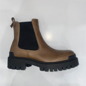 ANKLE BOOTS