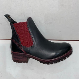 ANKLE BOOTS