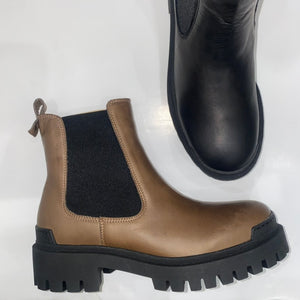 ANKLE BOOTS