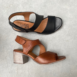 DRESS SHOES