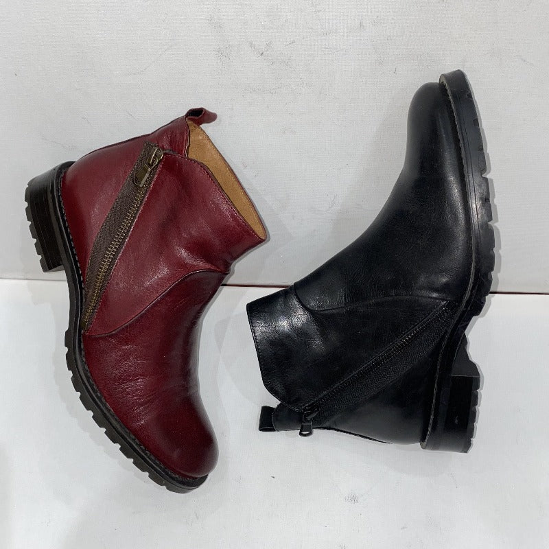 ANKLE BOOTS