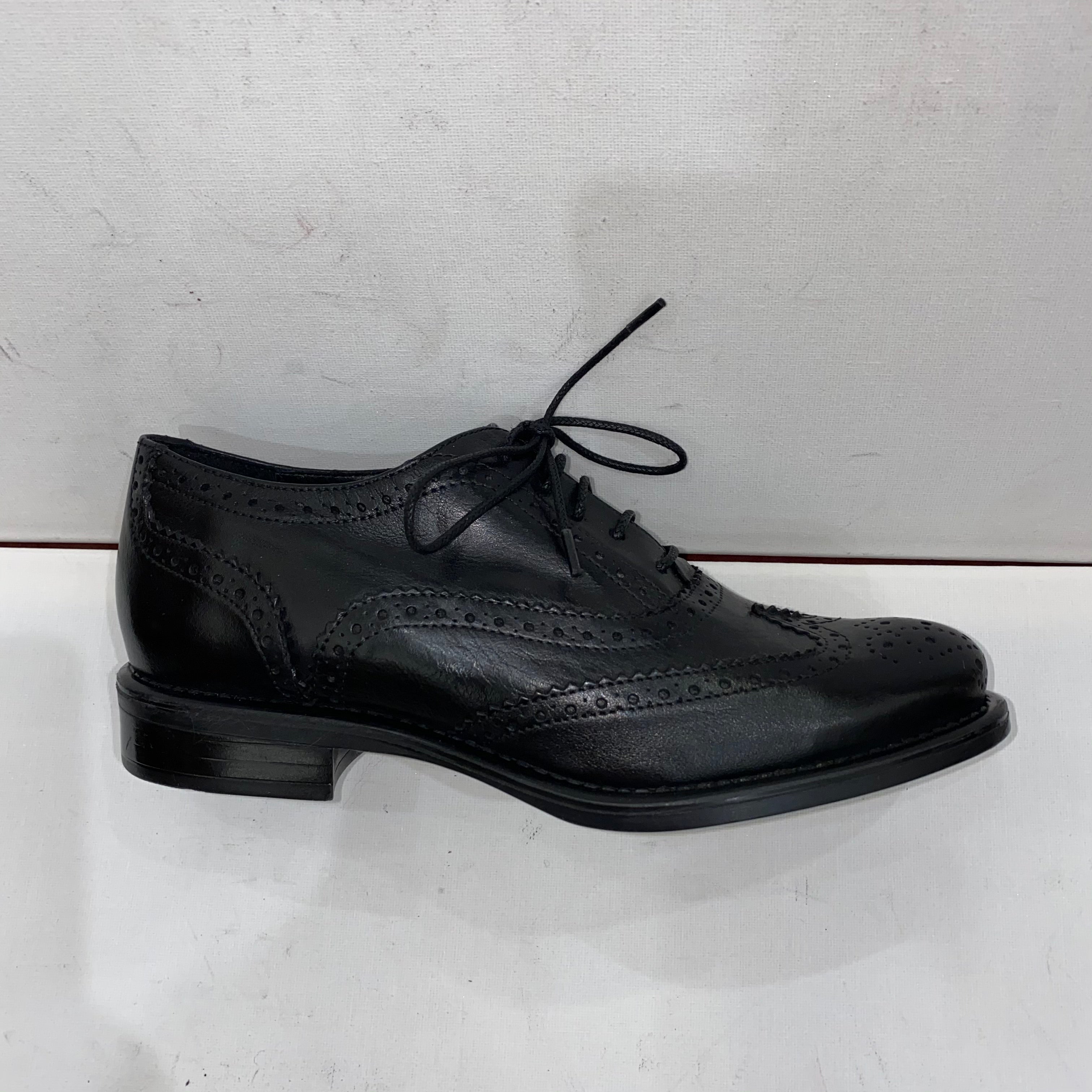 FLAT SHOES