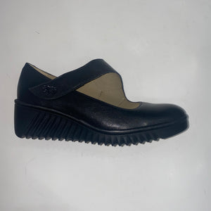 WEDGE SHOES